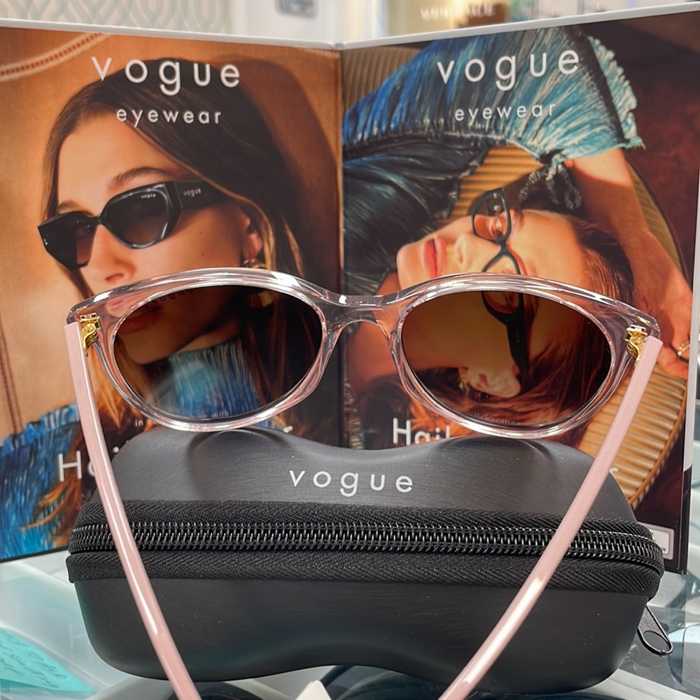 VOGUE SUNGLASSES - Picture 3 of 4
